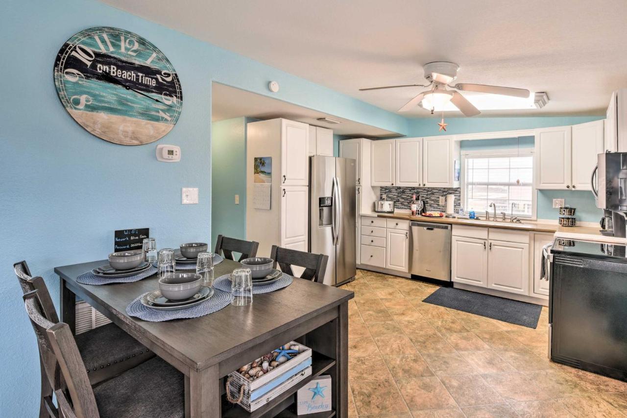 Surfside Beach Gem With Deck - 1 Block To Shore! Фрипорт Экстерьер фото