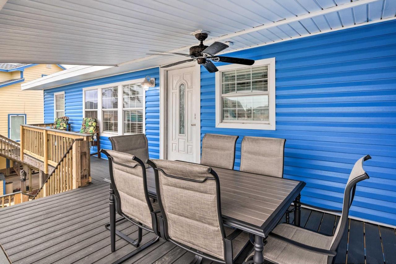 Surfside Beach Gem With Deck - 1 Block To Shore! Фрипорт Экстерьер фото