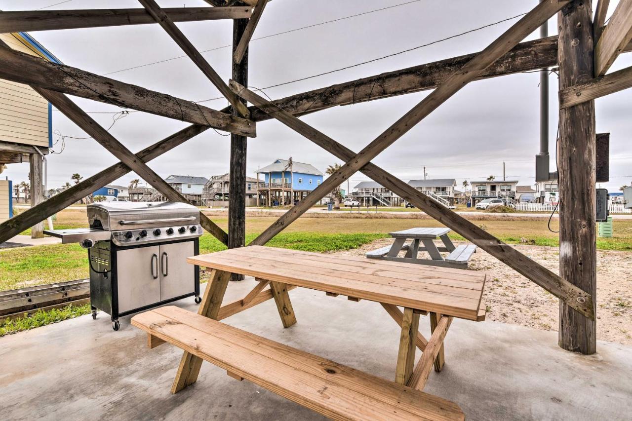 Surfside Beach Gem With Deck - 1 Block To Shore! Фрипорт Экстерьер фото